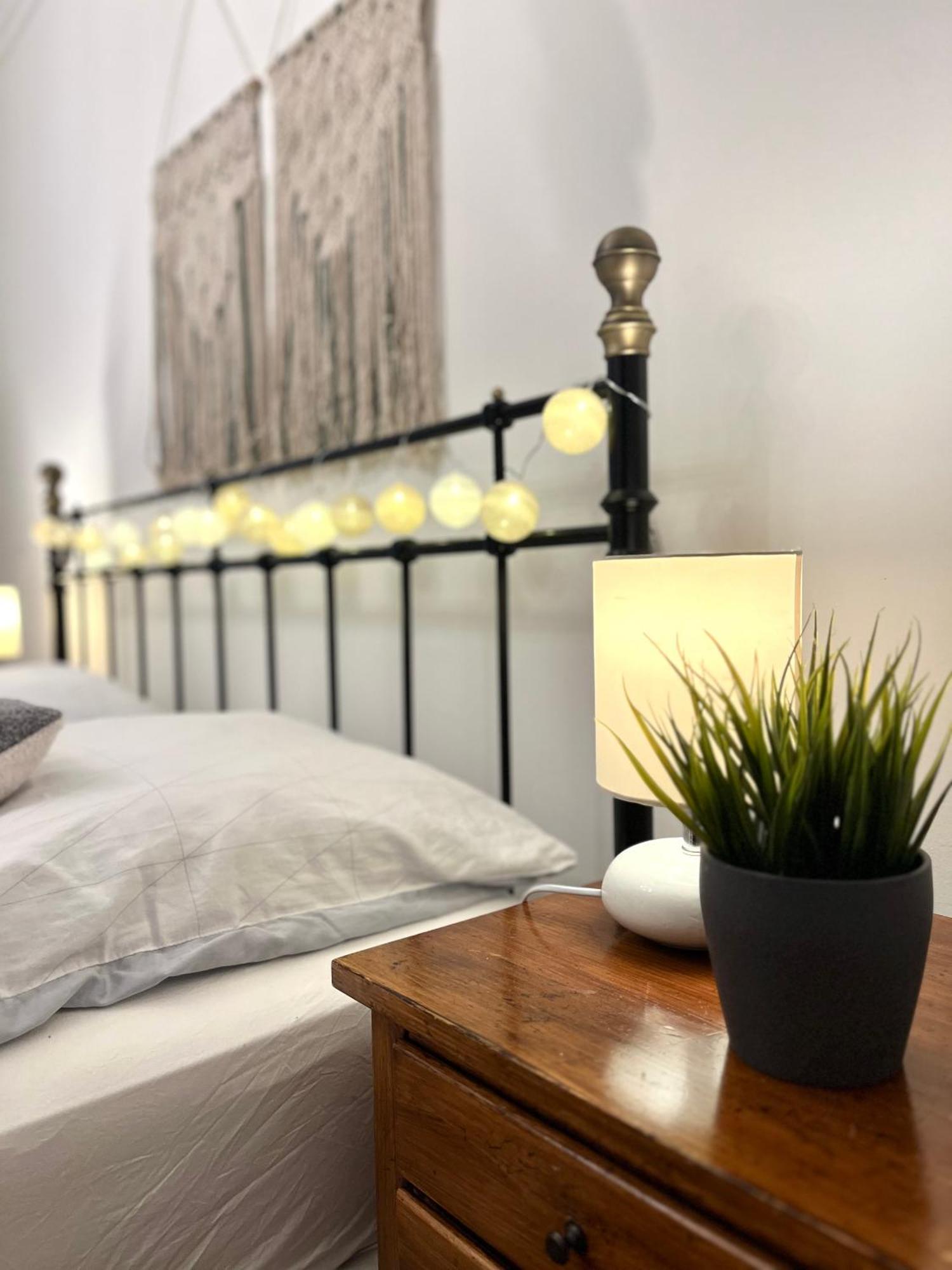 Audrey Hepburn Apartment Old Town Air Conditioned براتسيلافا المظهر الخارجي الصورة